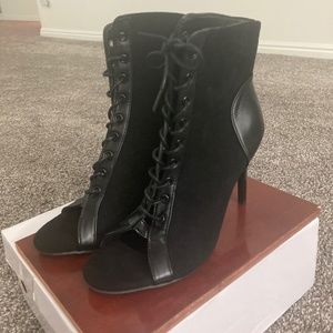 Women’s Ankle High Lace up Boots